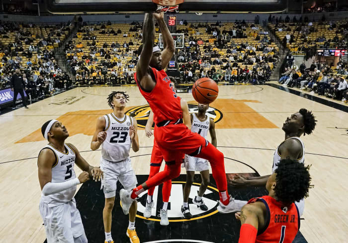 Auburn Tigers guard Devan Cambridge (35) dunks against the Missouri Tigers during the second half at Mizzou Arena.